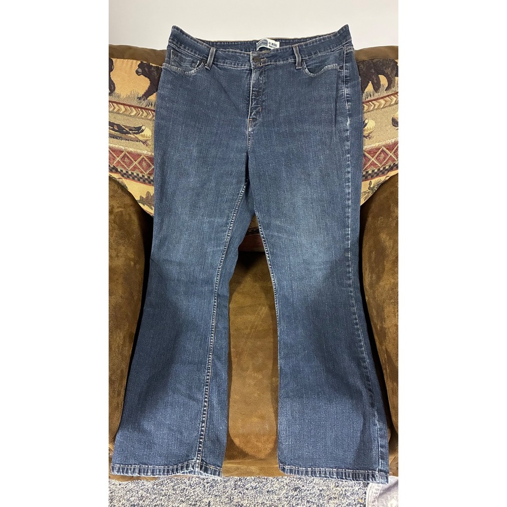 Signature by Levi Strauss & Co Womens Bootcut Jeans Dark Wash Size 16 Medium